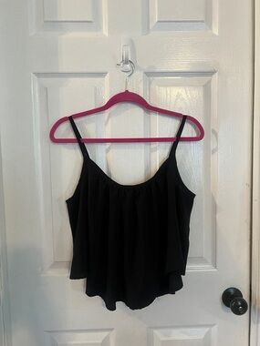 Black Women's Cropped Spaghetti Strap Tank Top